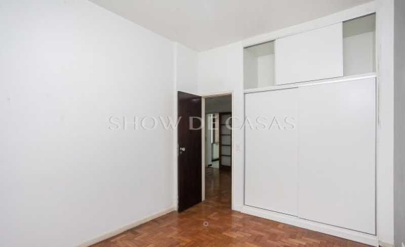 Apartamento à venda com 3 quartos, 220m² - Foto 3