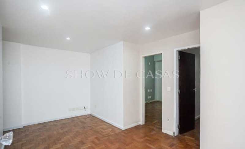 Apartamento à venda com 3 quartos, 220m² - Foto 5