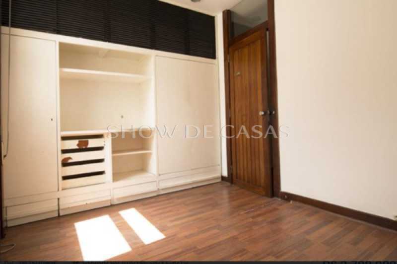 Apartamento à venda com 3 quartos, 246m² - Foto 9