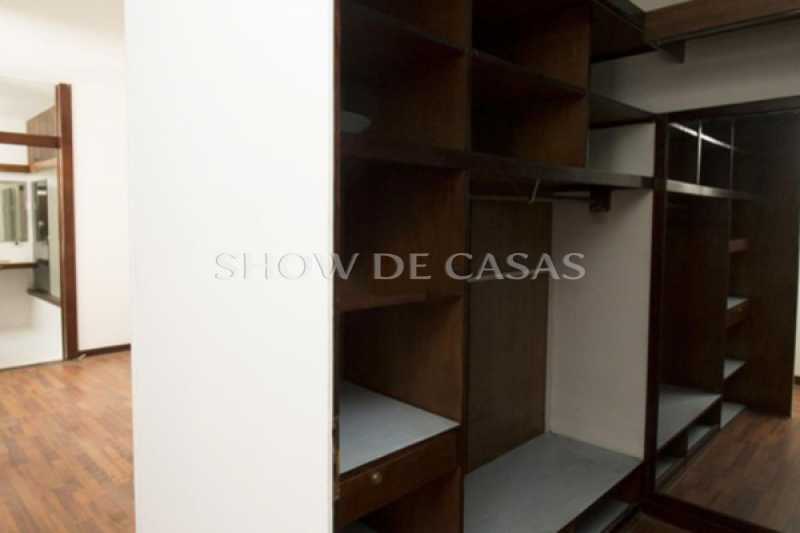 Apartamento à venda com 3 quartos, 246m² - Foto 7