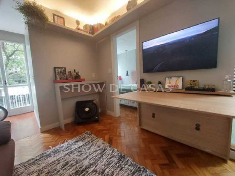 Apartamento à venda com 1 quarto, 43m² - Foto 2