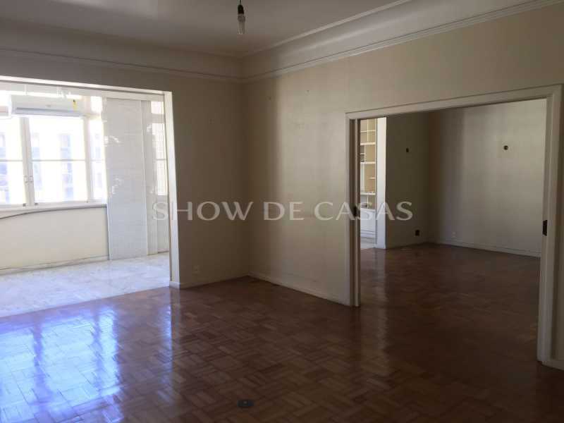 Apartamento à venda com 3 quartos, 212m² - Foto 1