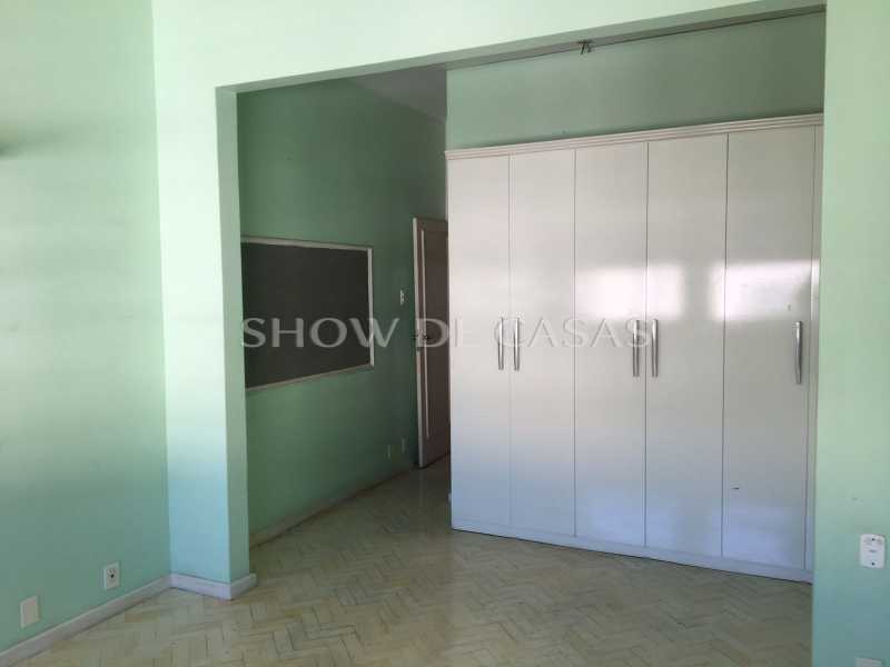 Apartamento à venda com 3 quartos, 212m² - Foto 11