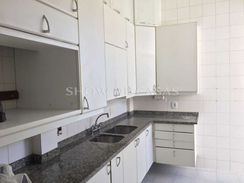 Apartamento à venda com 3 quartos, 212m² - Foto 12