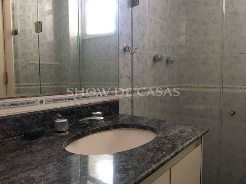 Apartamento à venda com 3 quartos, 212m² - Foto 18