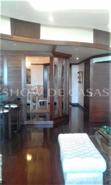 Apartamento à venda com 3 quartos, 206m² - Foto 4