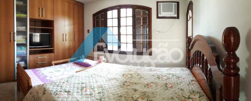 Casa de Condomínio à venda com 3 quartos, 299m² - Foto 4