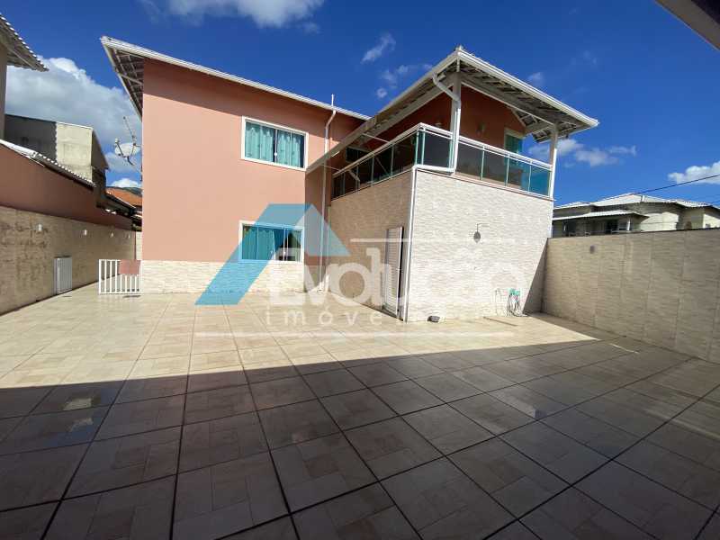 Casa de Condomínio à venda com 3 quartos, 250m² - Foto 23