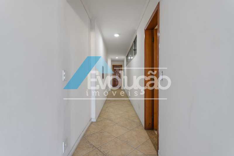 Apartamento à venda com 3 quartos, 145m² - Foto 2