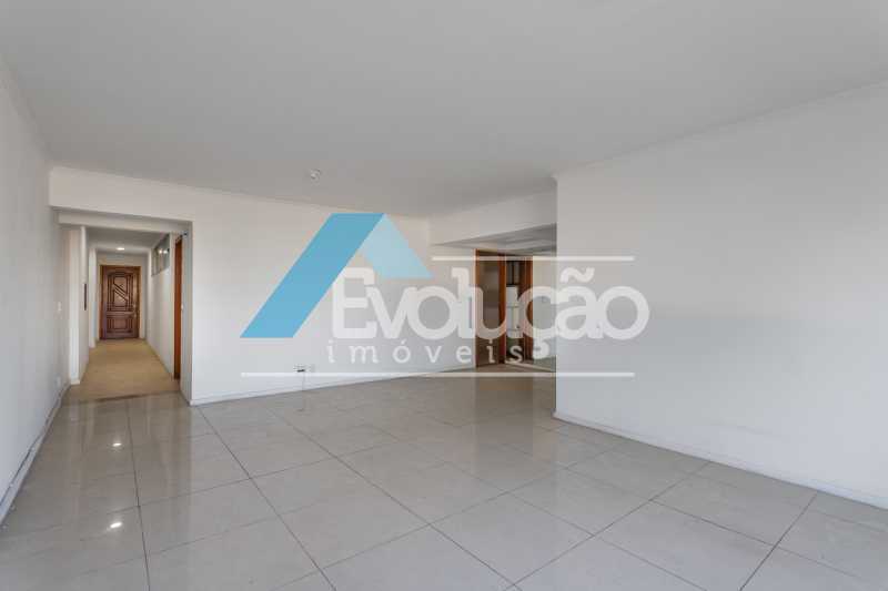 Apartamento à venda com 3 quartos, 145m² - Foto 3