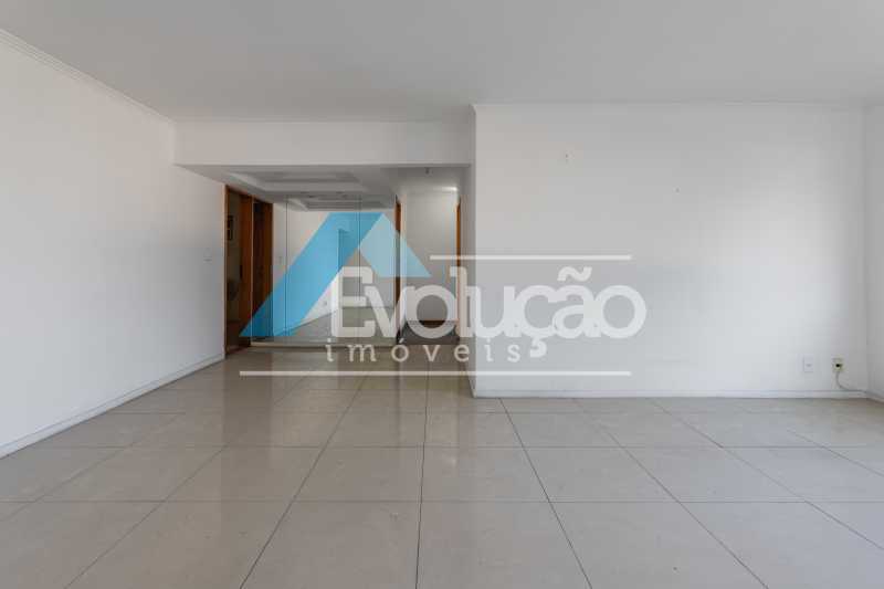 Apartamento à venda com 3 quartos, 145m² - Foto 7