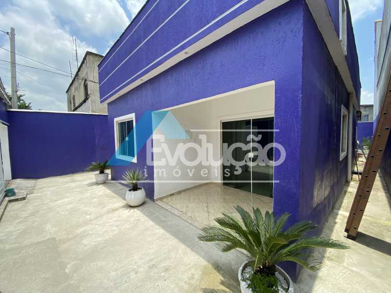 Casa à venda com 3 quartos, 81m² - Foto 1