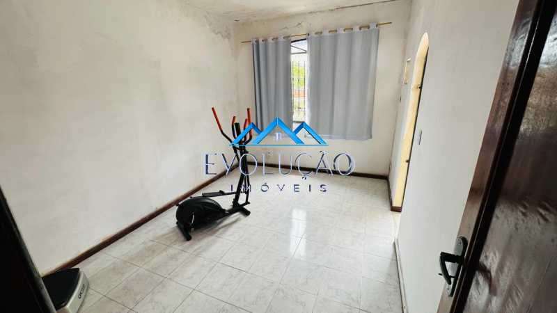 Casa à venda com 4 quartos, 220m² - Foto 14