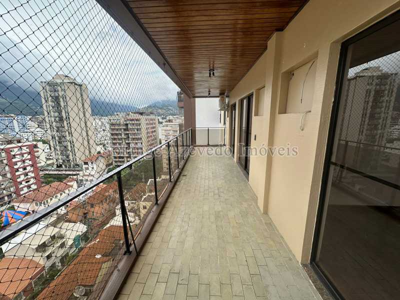 Apartamento, 3 quartos, 136 m² - Foto 2