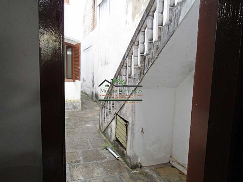 Casa à venda com 4 quartos, 380m² - Foto 23