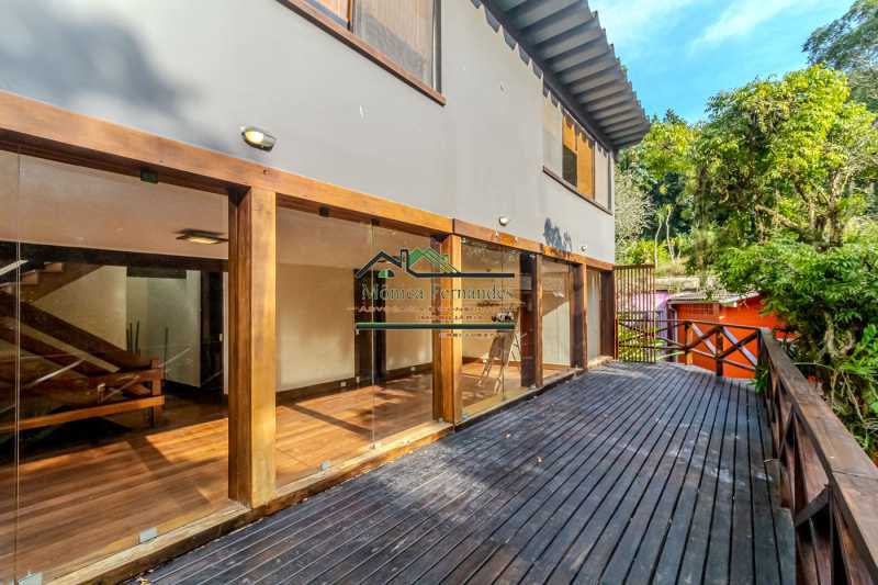 Casa de Condomínio à venda com 5 quartos, 384m² - Foto 3