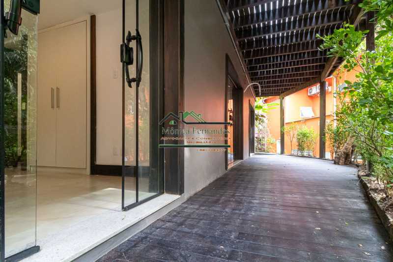 Casa de Condomínio à venda com 5 quartos, 384m² - Foto 18