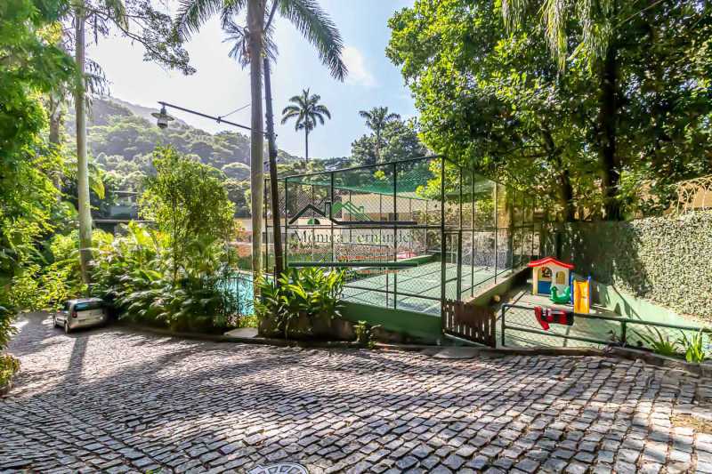 Casa de Condomínio à venda com 5 quartos, 384m² - Foto 25