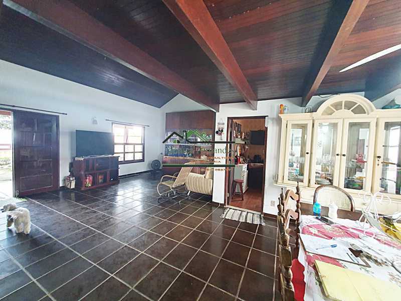 Casa à venda com 5 quartos, 280m² - Foto 13