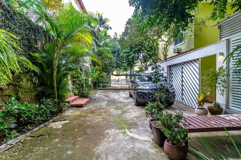 Casa de Vila à venda com 4 quartos, 595m² - Foto 5