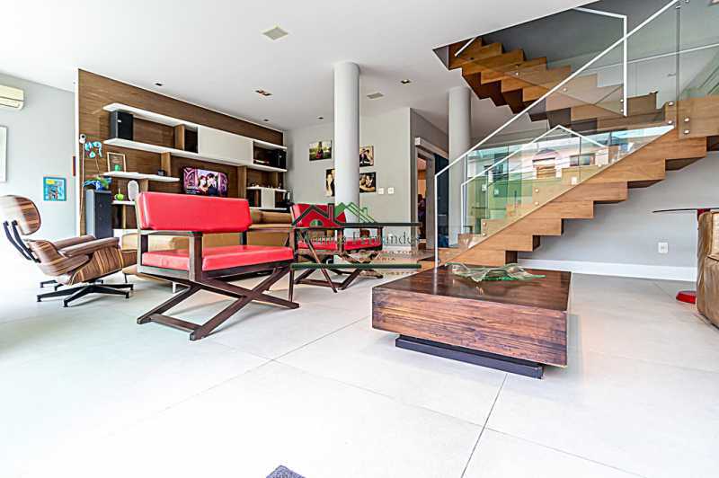 Casa de Vila à venda com 4 quartos, 595m² - Foto 8