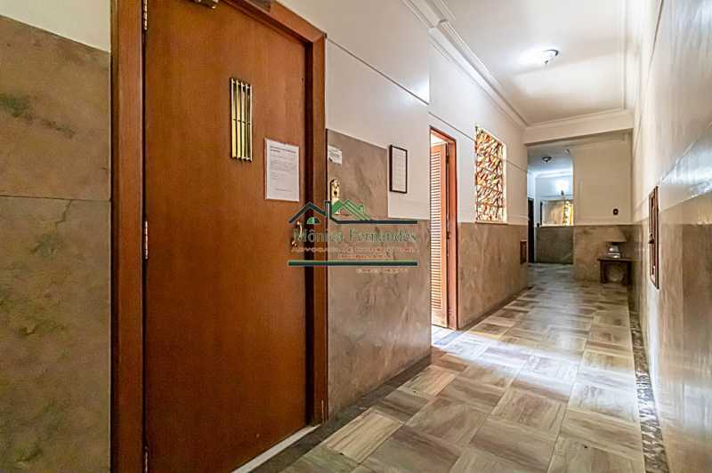 Apartamento à venda com 3 quartos, 135m² - Foto 4