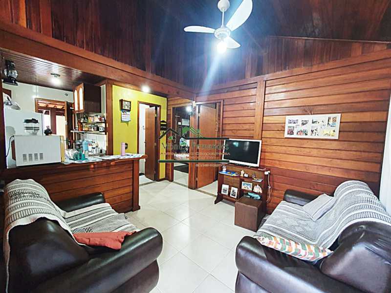 Casa à venda com 4 quartos, 100m² - Foto 11