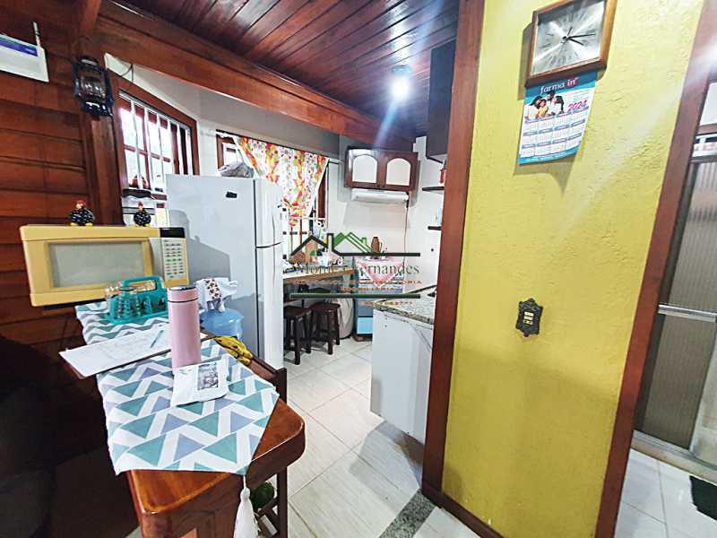 Casa à venda com 4 quartos, 100m² - Foto 12