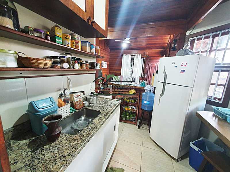 Casa à venda com 4 quartos, 100m² - Foto 14