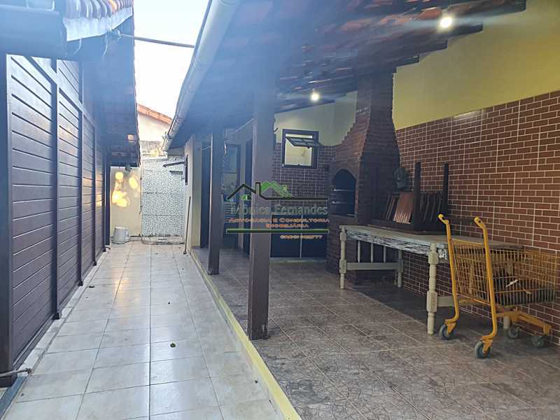 Casa à venda com 4 quartos, 100m² - Foto 22