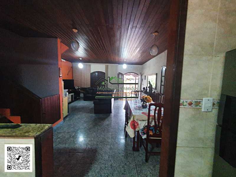 Casa à venda com 4 quartos, 320m² - Foto 13