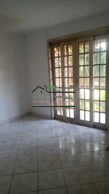 Casa para alugar com 4 quartos, 350m² - Foto 17