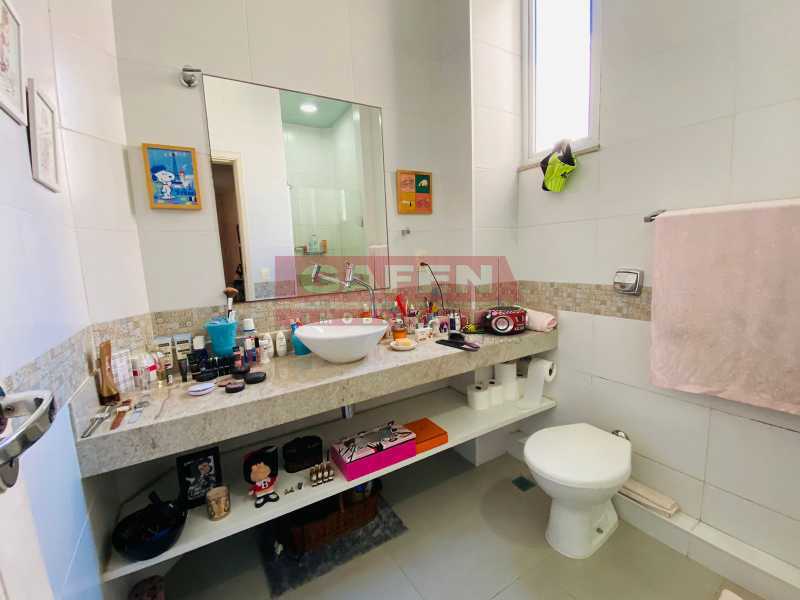 Apartamento à venda com 2 quartos, 72m² - Foto 11