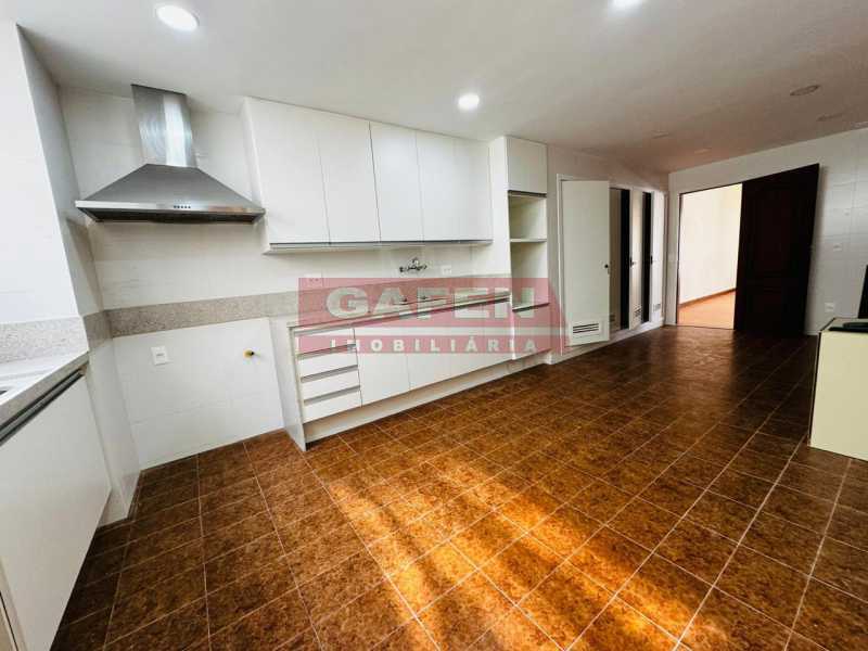 Apartamento à venda com 3 quartos, 270m² - Foto 19