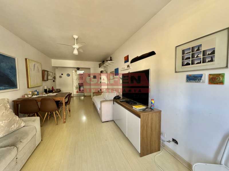 Apartamento à venda com 2 quartos, 67m² - Foto 9