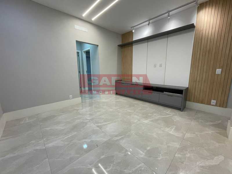 Apartamento à venda com 2 quartos, 78m² - Foto 2