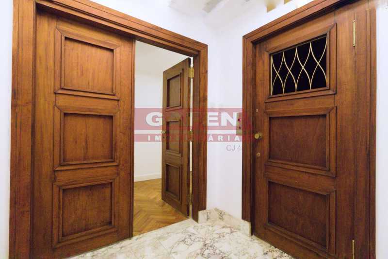 Apartamento à venda com 4 quartos, 320m² - Foto 9