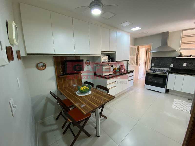 Apartamento à venda com 4 quartos, 243m² - Foto 21