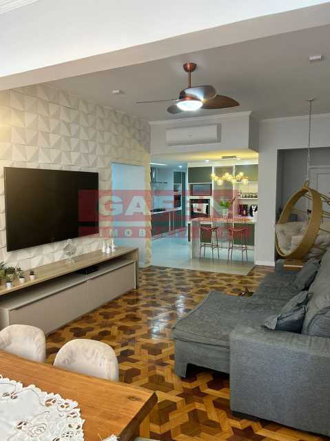 Apartamento à venda com 3 quartos, 135m² - Foto 4