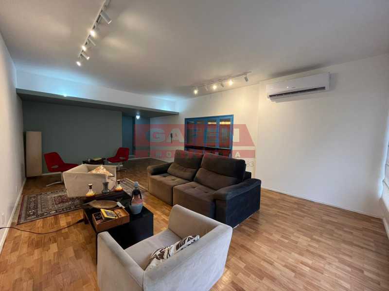 Apartamento à venda com 3 quartos, 196m² - Foto 3