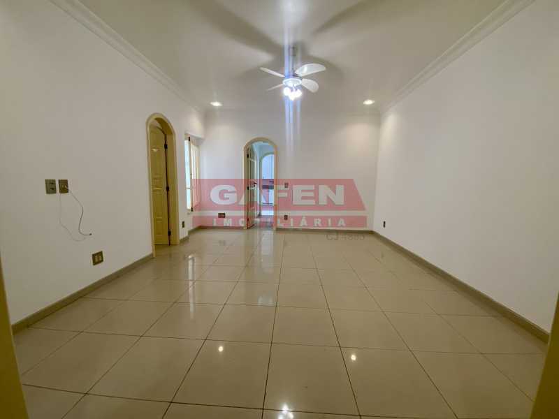 Casa à venda com 2 quartos, 110m² - Foto 1