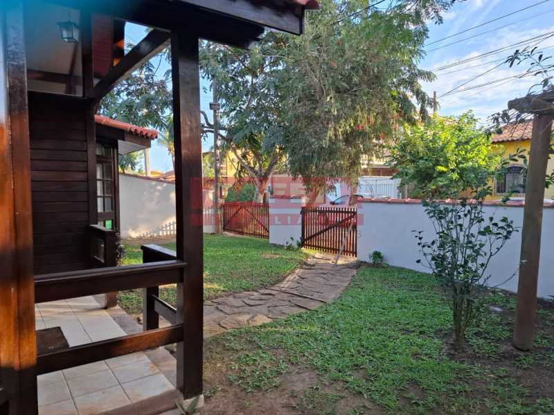 Casa de Condomínio à venda com 3 quartos, 160m² - Foto 2