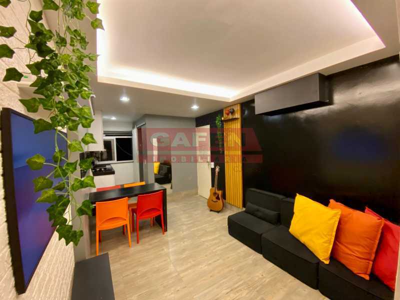 Apartamento à venda com 2 quartos, 65m² - Foto 3