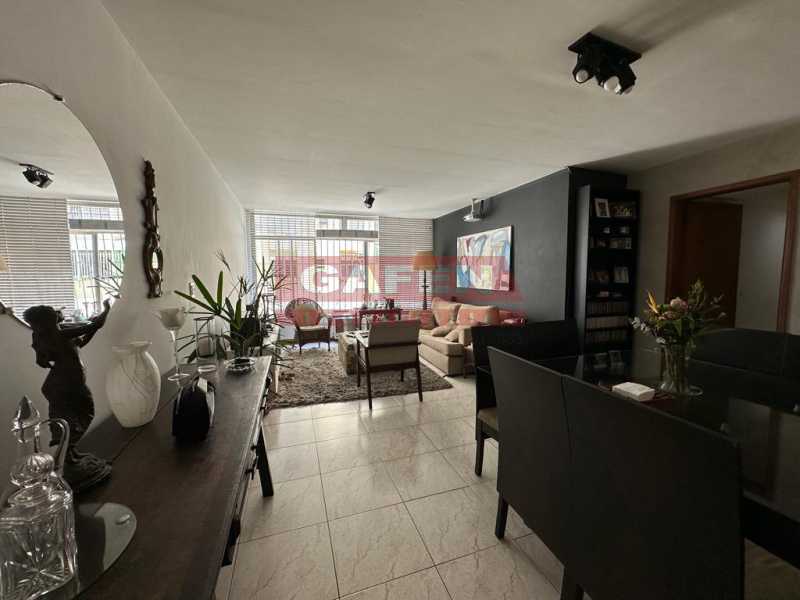 Apartamento à venda com 3 quartos, 125m² - Foto 2