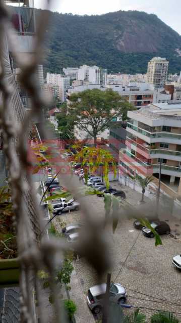 Apartamento à venda com 4 quartos, 150m² - Foto 2