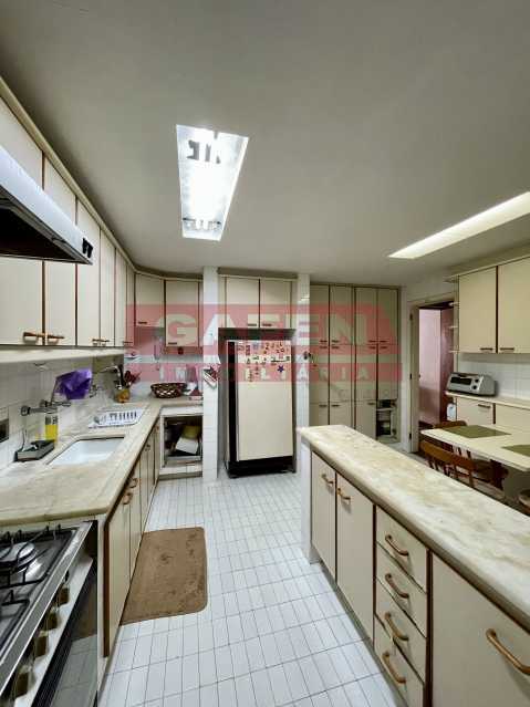 Apartamento à venda com 4 quartos, 265m² - Foto 13