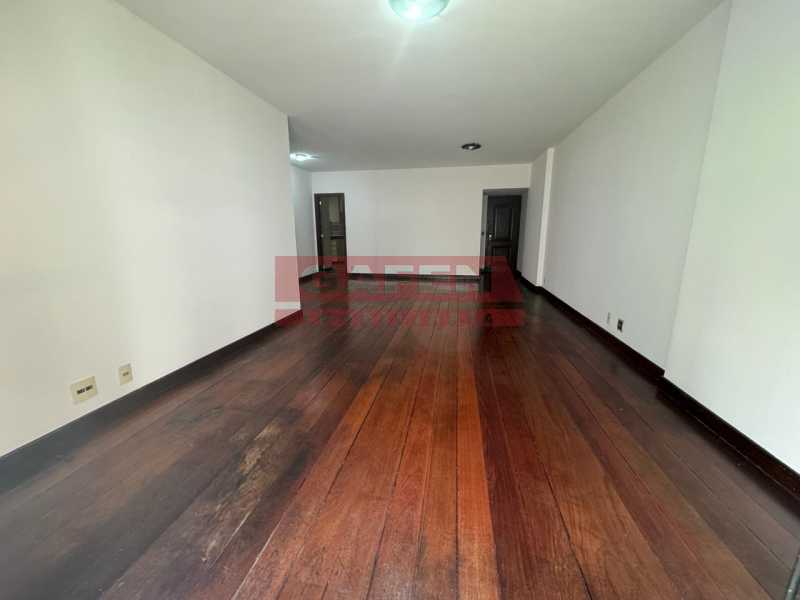 Apartamento à venda com 4 quartos, 220m² - Foto 6