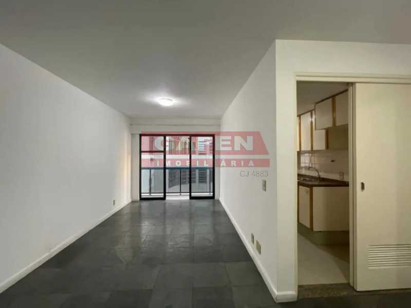 Apartamento à venda com 2 quartos, 76m² - Foto 2