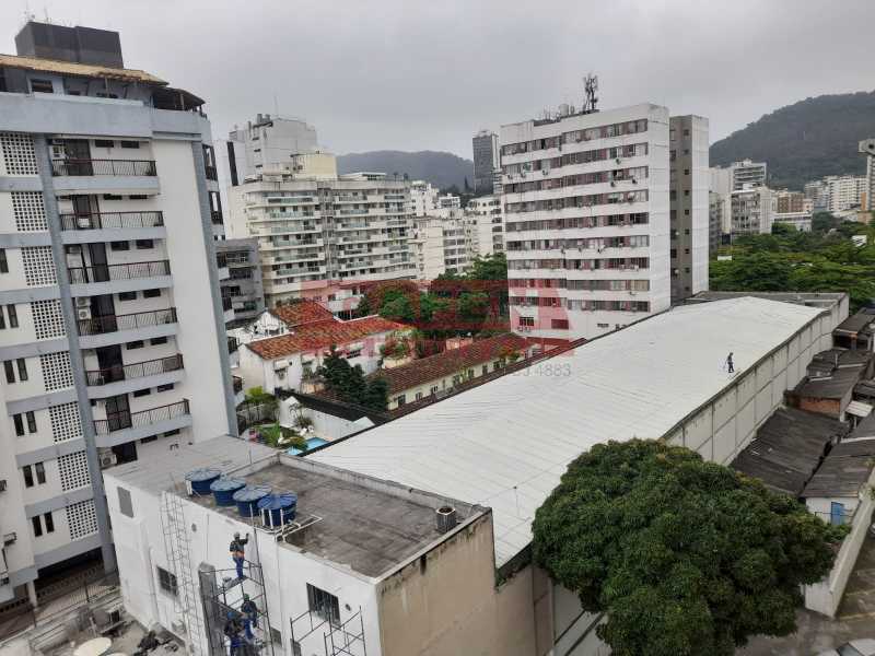 Apartamento à venda com 2 quartos, 70m² - Foto 4