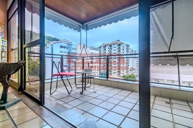 Apartamento à venda com 3 quartos, 137m² - Foto 2